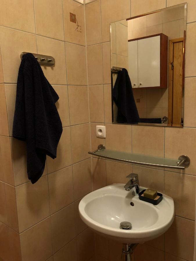 2/5 Apartment *